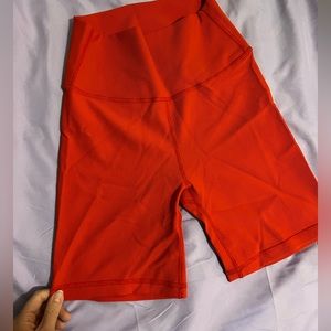 WILO red biker shorts // size M